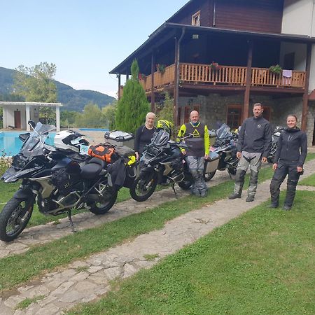 Гостьовий будинок Etno Selo Vrelo & Camping Беране Екстер'єр фото