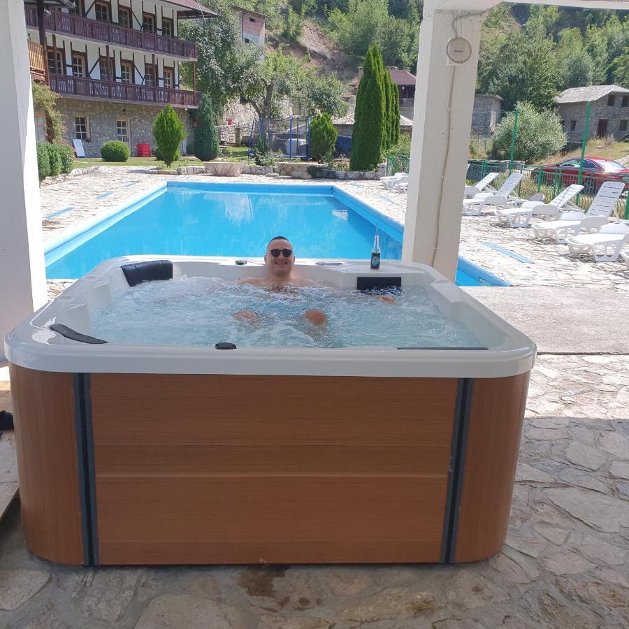 Гостьовий будинок Etno Selo Vrelo & Camping Беране Екстер'єр фото