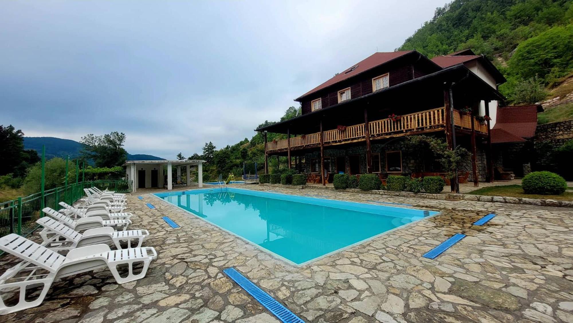 Гостьовий будинок Etno Selo Vrelo & Camping Беране Екстер'єр фото