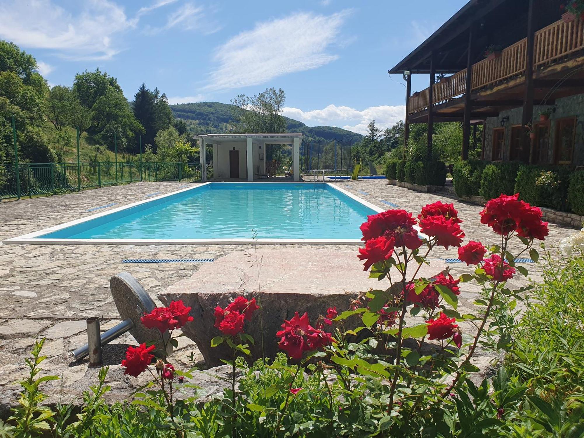 Гостьовий будинок Etno Selo Vrelo & Camping Беране Екстер'єр фото