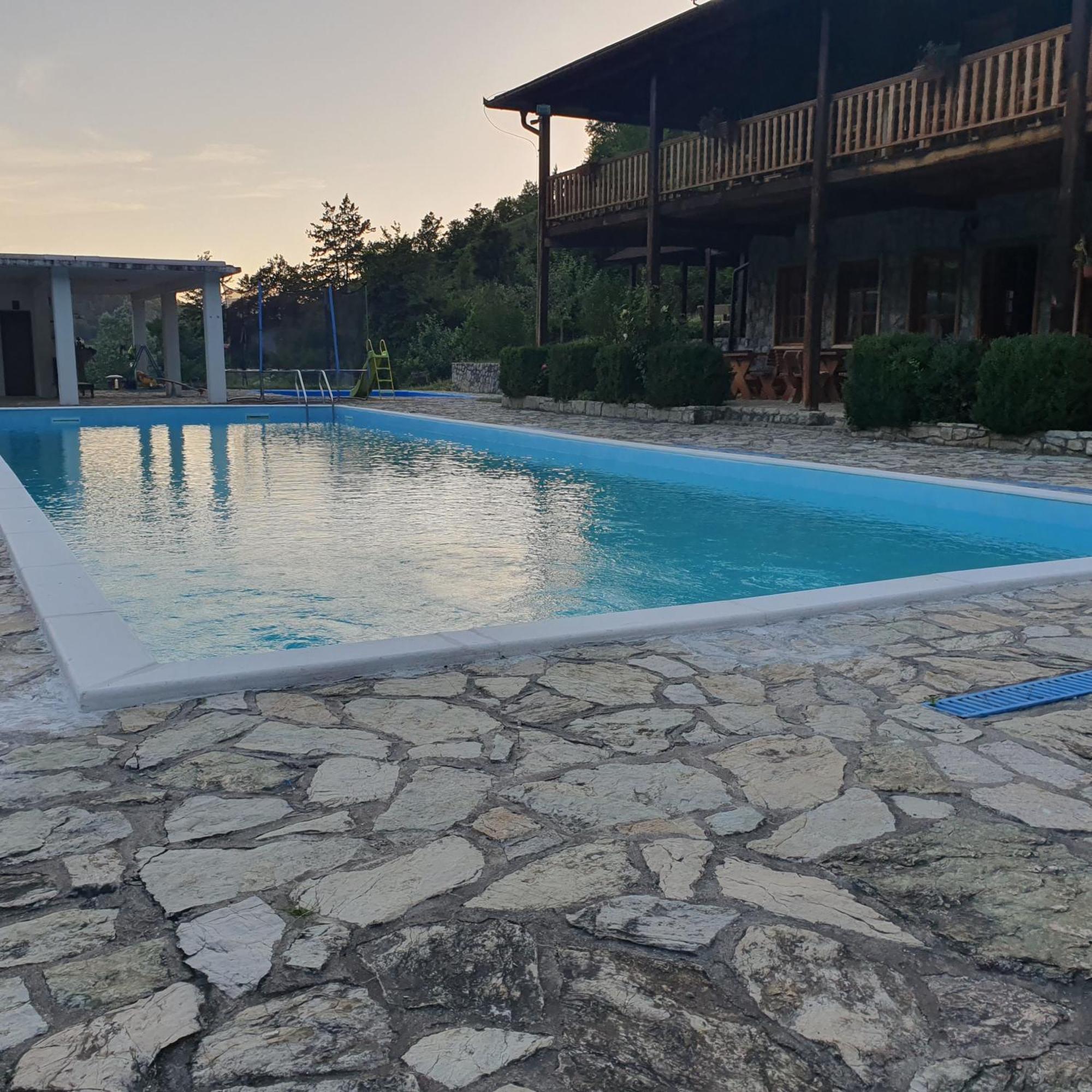 Гостьовий будинок Etno Selo Vrelo & Camping Беране Екстер'єр фото