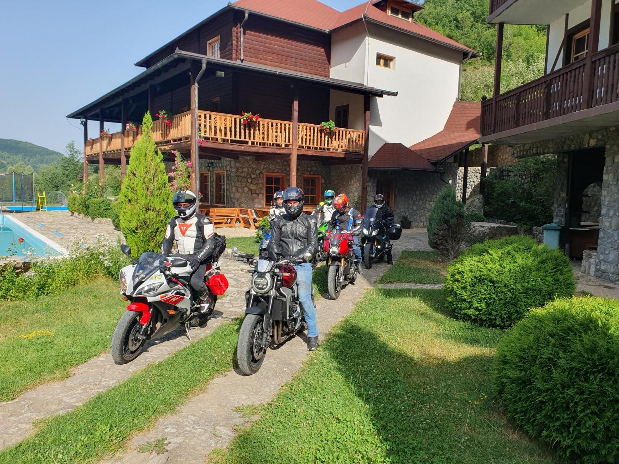 Гостьовий будинок Etno Selo Vrelo & Camping Беране Екстер'єр фото