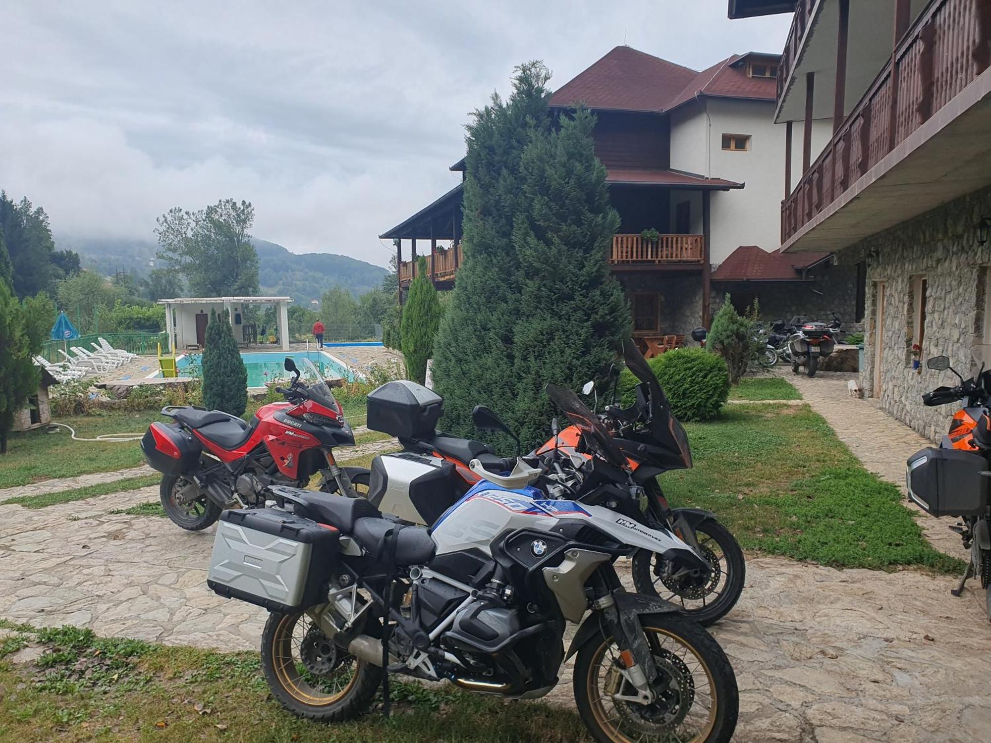 Гостьовий будинок Etno Selo Vrelo & Camping Беране Екстер'єр фото