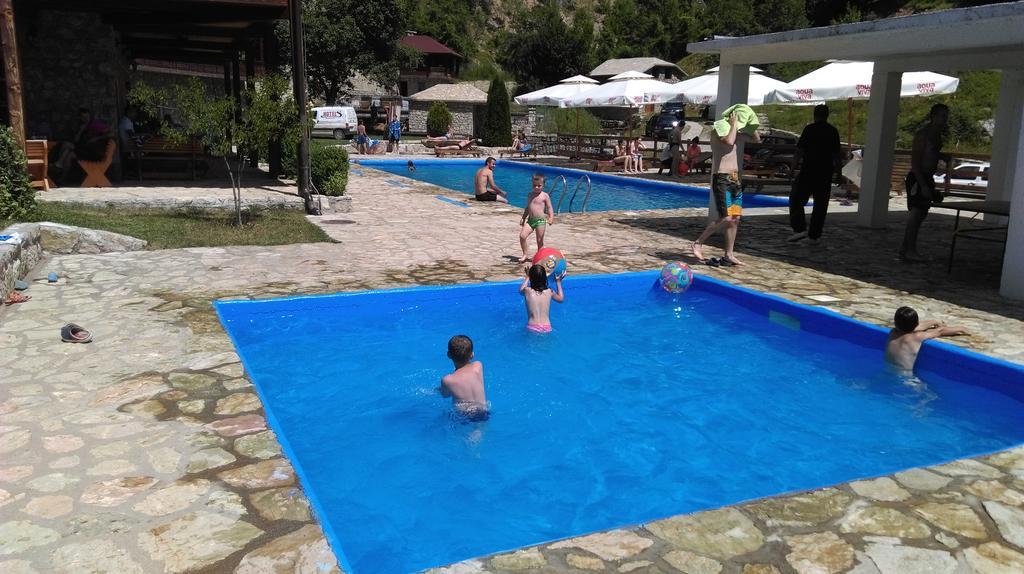 Гостьовий будинок Etno Selo Vrelo & Camping Беране Екстер'єр фото