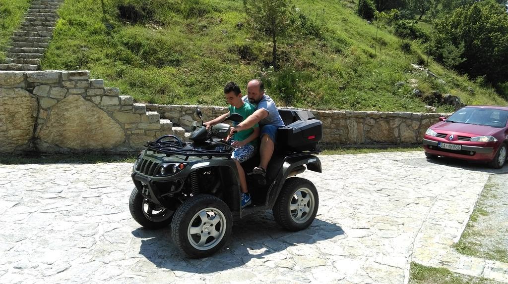 Гостьовий будинок Etno Selo Vrelo & Camping Беране Екстер'єр фото