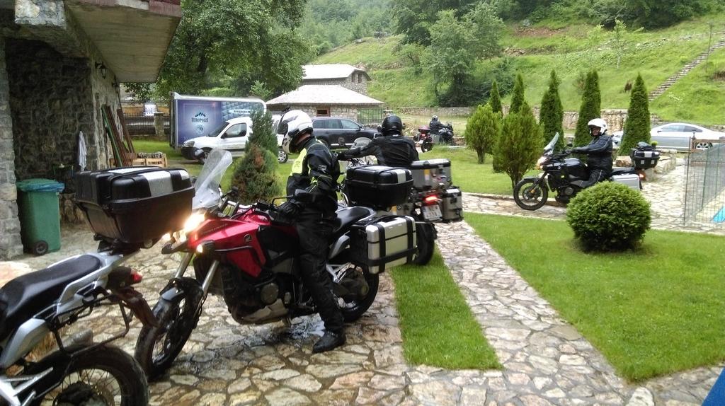 Гостьовий будинок Etno Selo Vrelo & Camping Беране Екстер'єр фото