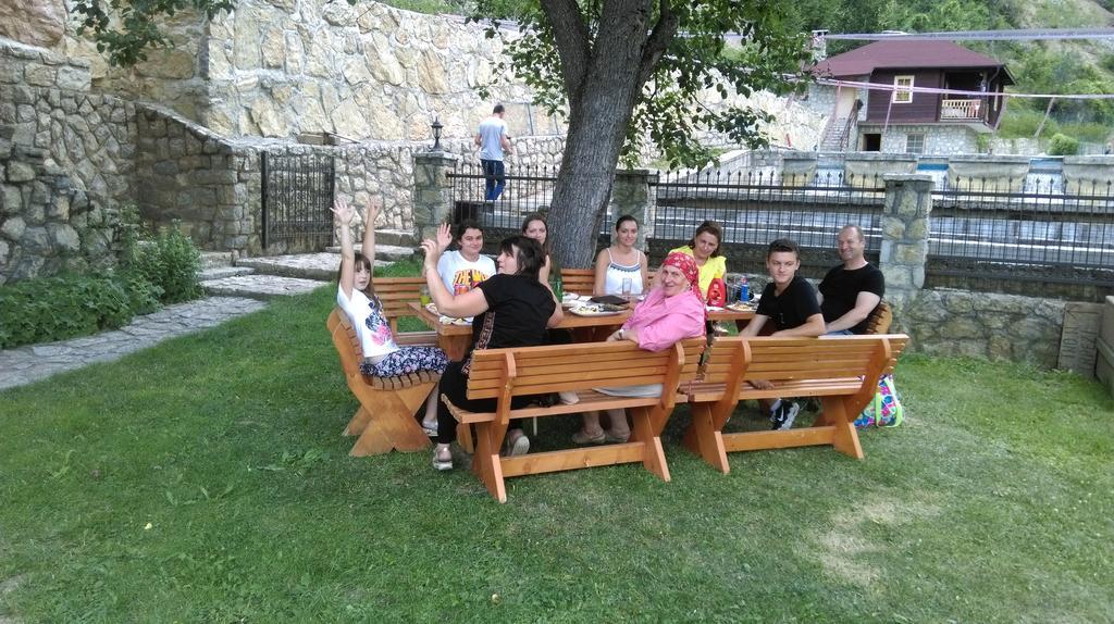 Гостьовий будинок Etno Selo Vrelo & Camping Беране Екстер'єр фото