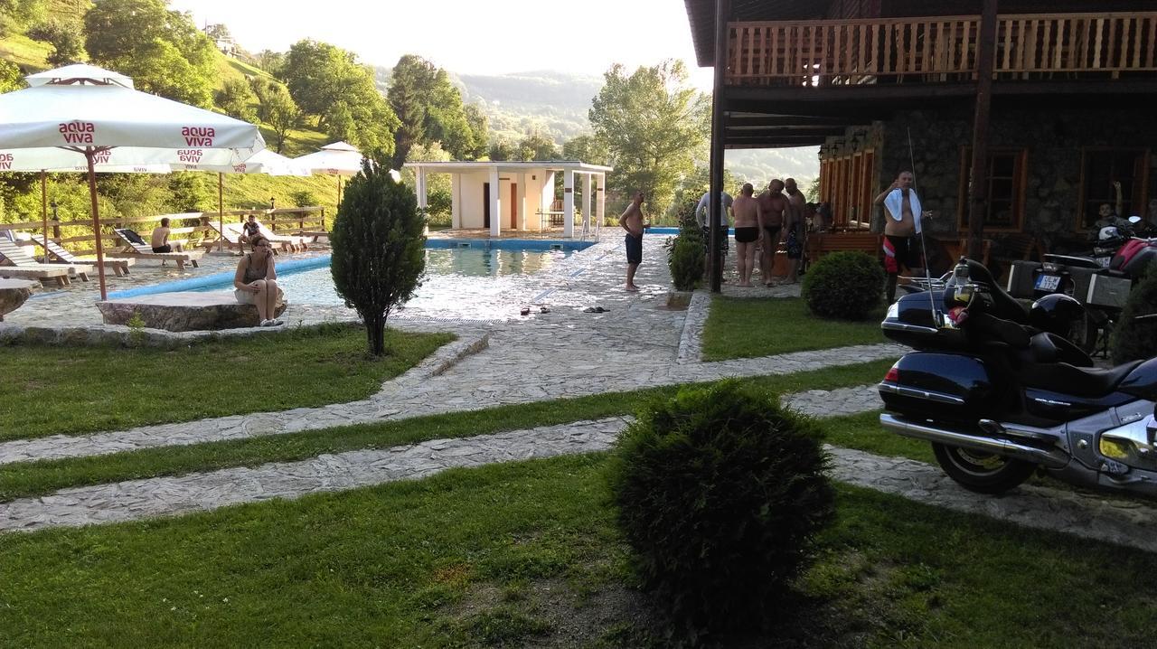 Гостьовий будинок Etno Selo Vrelo & Camping Беране Екстер'єр фото