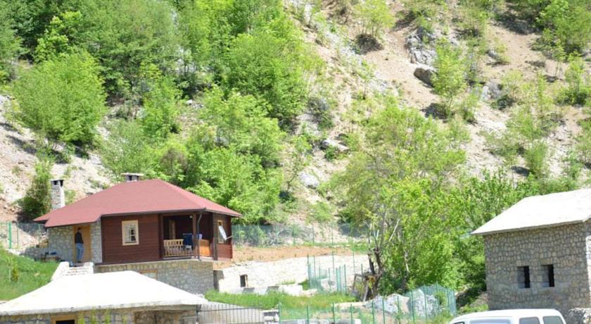 Гостьовий будинок Etno Selo Vrelo & Camping Беране Екстер'єр фото